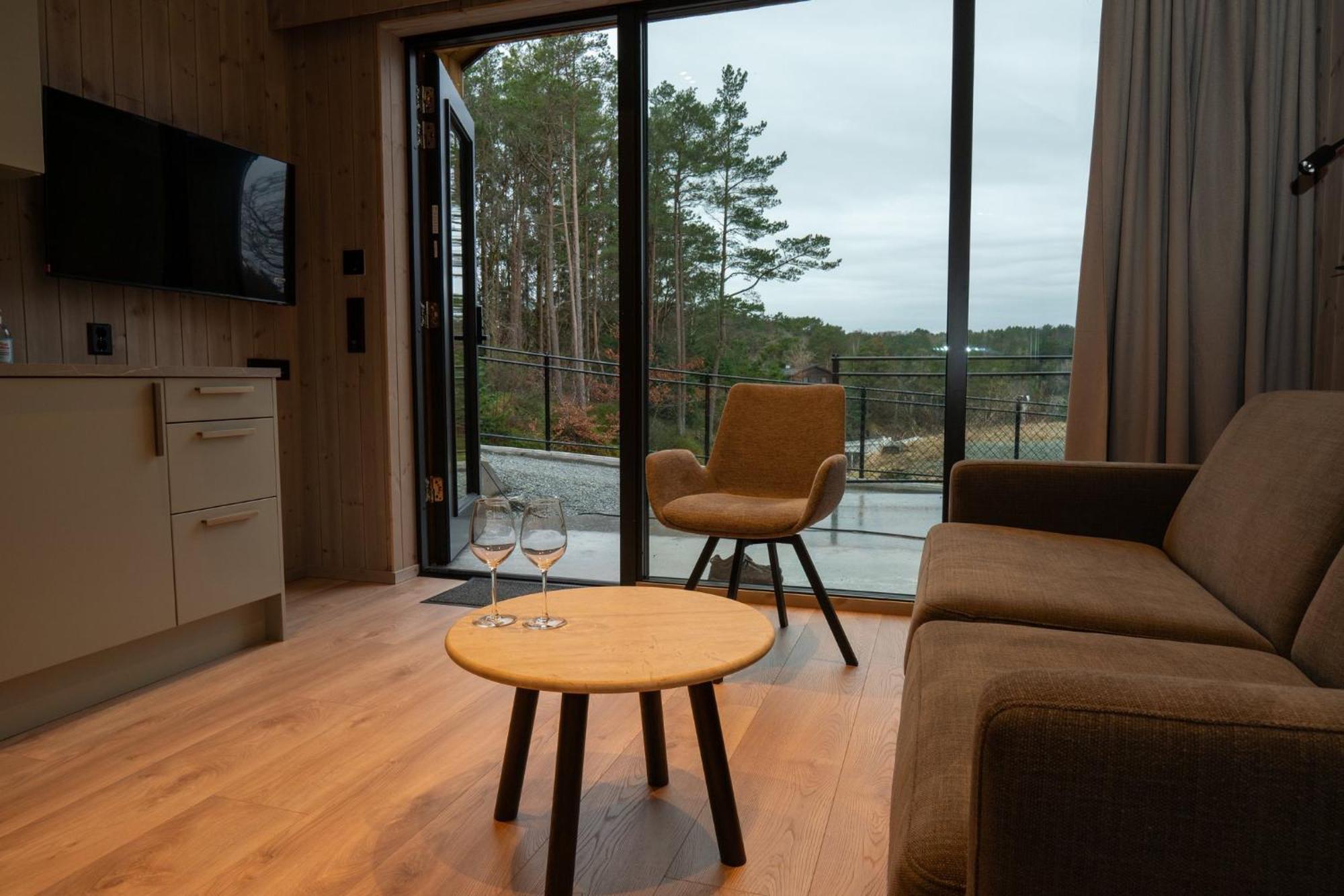 Kulleseidkanalen Gjestehamn Bomlo Exterior foto